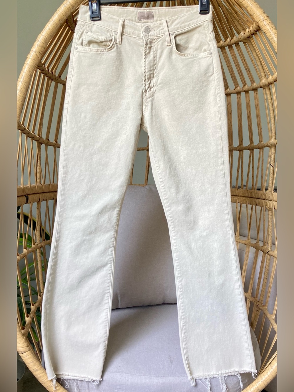 MOTHER The Insider Ankle Fray Jeans Chalk It Up Ivory Cream Size 27